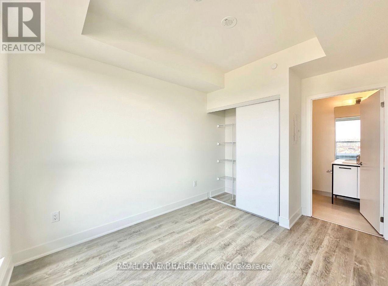 708 - 185 Deerfield Road, Newmarket, Ontario  L3Y 0G7 - Photo 11 - N12445999