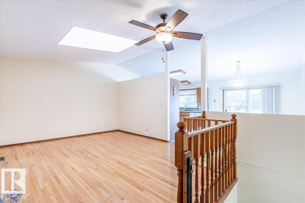 4829 32 Av Nw, Edmonton, Alberta  T6L 4Y7 - Photo 10 - E4460965