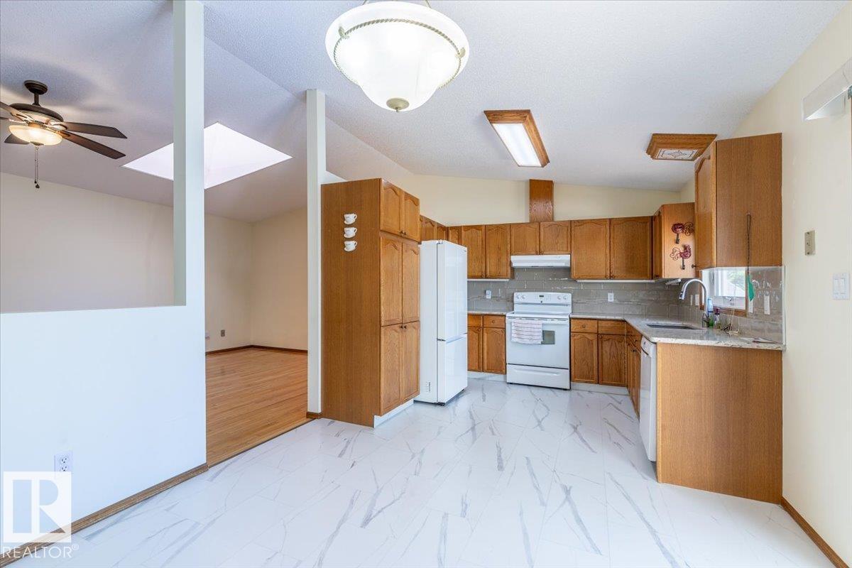 4829 32 Av Nw, Edmonton, Alberta  T6L 4Y7 - Photo 14 - E4460965