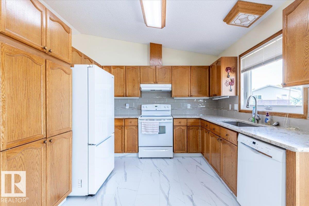 4829 32 Av Nw, Edmonton, Alberta  T6L 4Y7 - Photo 17 - E4460965