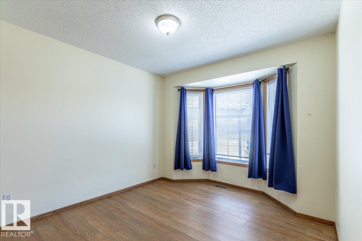 4829 32 Av Nw, Edmonton, Alberta  T6L 4Y7 - Photo 3 - E4460965