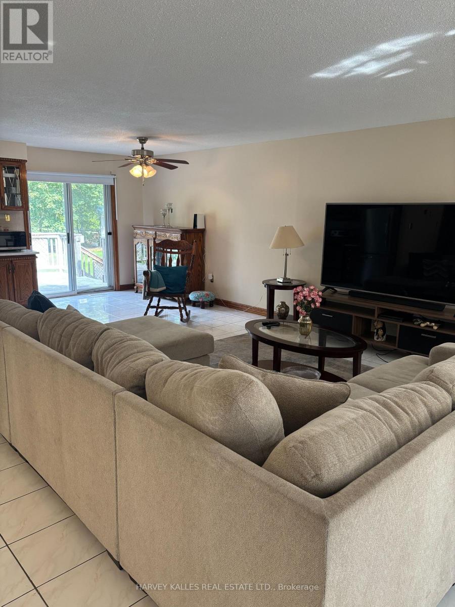 11 Twin Pines Drive, Wasaga Beach, Ontario  L9Z 1B5 - Photo 16 - S12400347