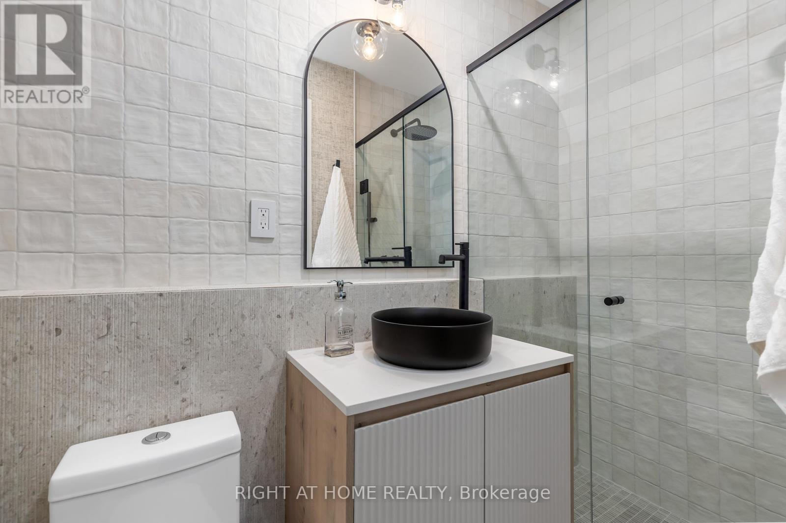 768 Richmond Street W, Toronto (Niagara), Ontario  M6J 1C5 - Photo 33 - C12446013