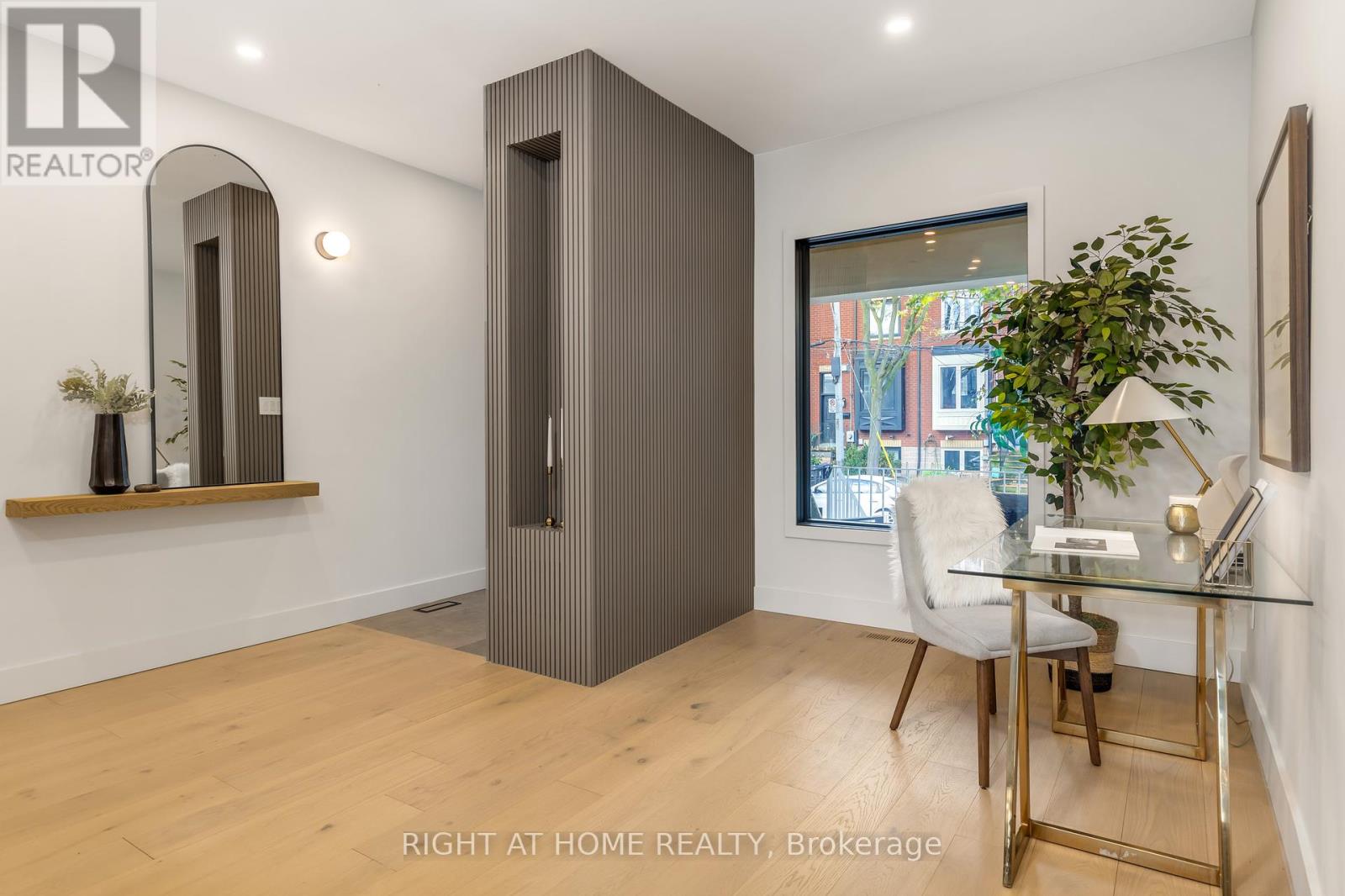 768 Richmond Street W, Toronto (Niagara), Ontario  M6J 1C5 - Photo 4 - C12446013