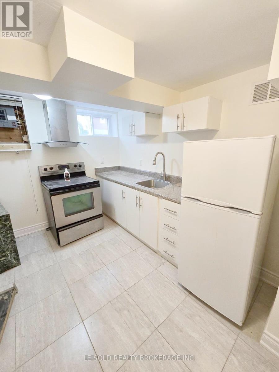 Bsmt Room - 130 Leland Street, Hamilton, Ontario  L8S 3A2 - Photo 2 - X12446014