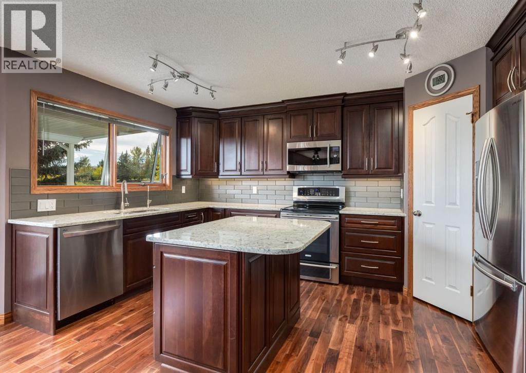 64 Hidden Ridge Close Nw, Calgary, Alberta  T3A 5L5 - Photo 11 - A2260786
