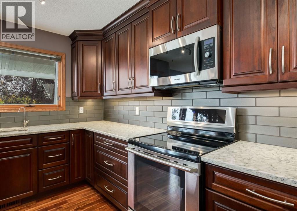 64 Hidden Ridge Close Nw, Calgary, Alberta  T3A 5L5 - Photo 12 - A2260786
