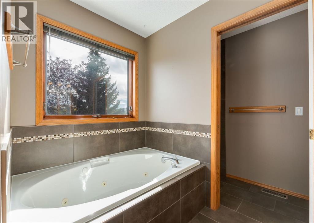 64 Hidden Ridge Close Nw, Calgary, Alberta  T3A 5L5 - Photo 27 - A2260786