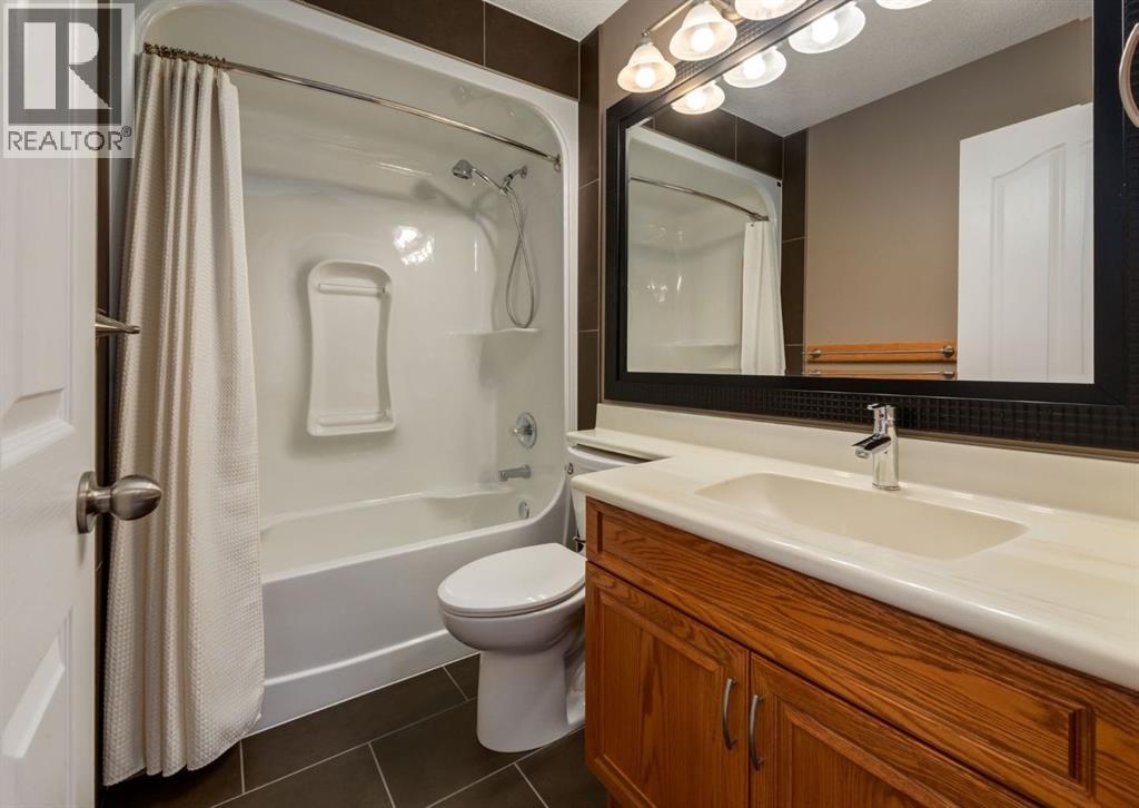 64 Hidden Ridge Close Nw, Calgary, Alberta  T3A 5L5 - Photo 30 - A2260786