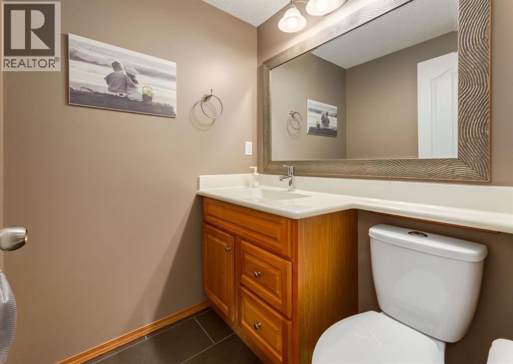 64 Hidden Ridge Close Nw, Calgary, Alberta  T3A 5L5 - Photo 35 - A2260786