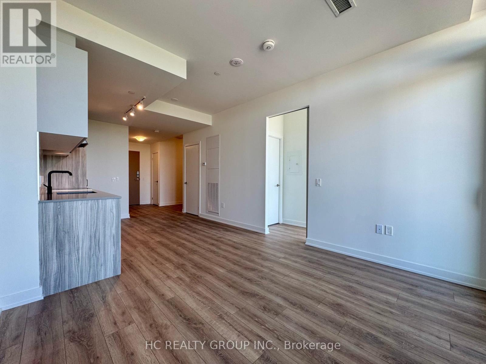 609 - 1 Kyle Lowry Road, Toronto, Ontario  M3C 0S6 - Photo 13 - C12446028