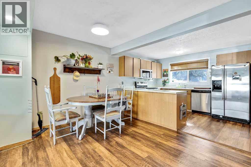 6 Queen Anne Close Se, Calgary, Alberta  T2J 6N6 - Photo 7 - A2260085