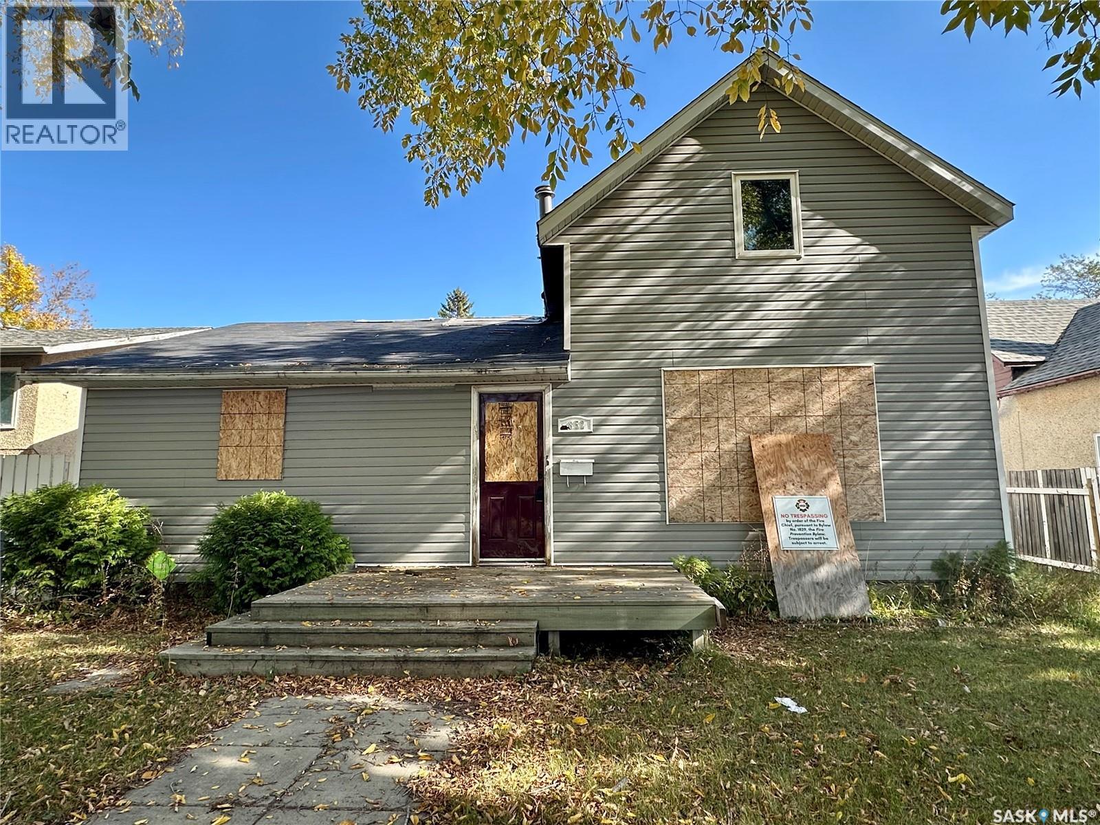 1852 102nd STREET, North Battleford, Saskatchewan