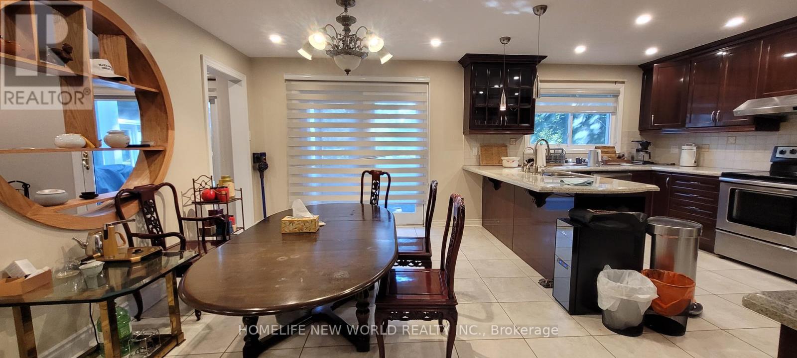 11 Fairway Heights Crescent, Markham, Ontario  L3T 1K1 - Photo 6 - N12446026