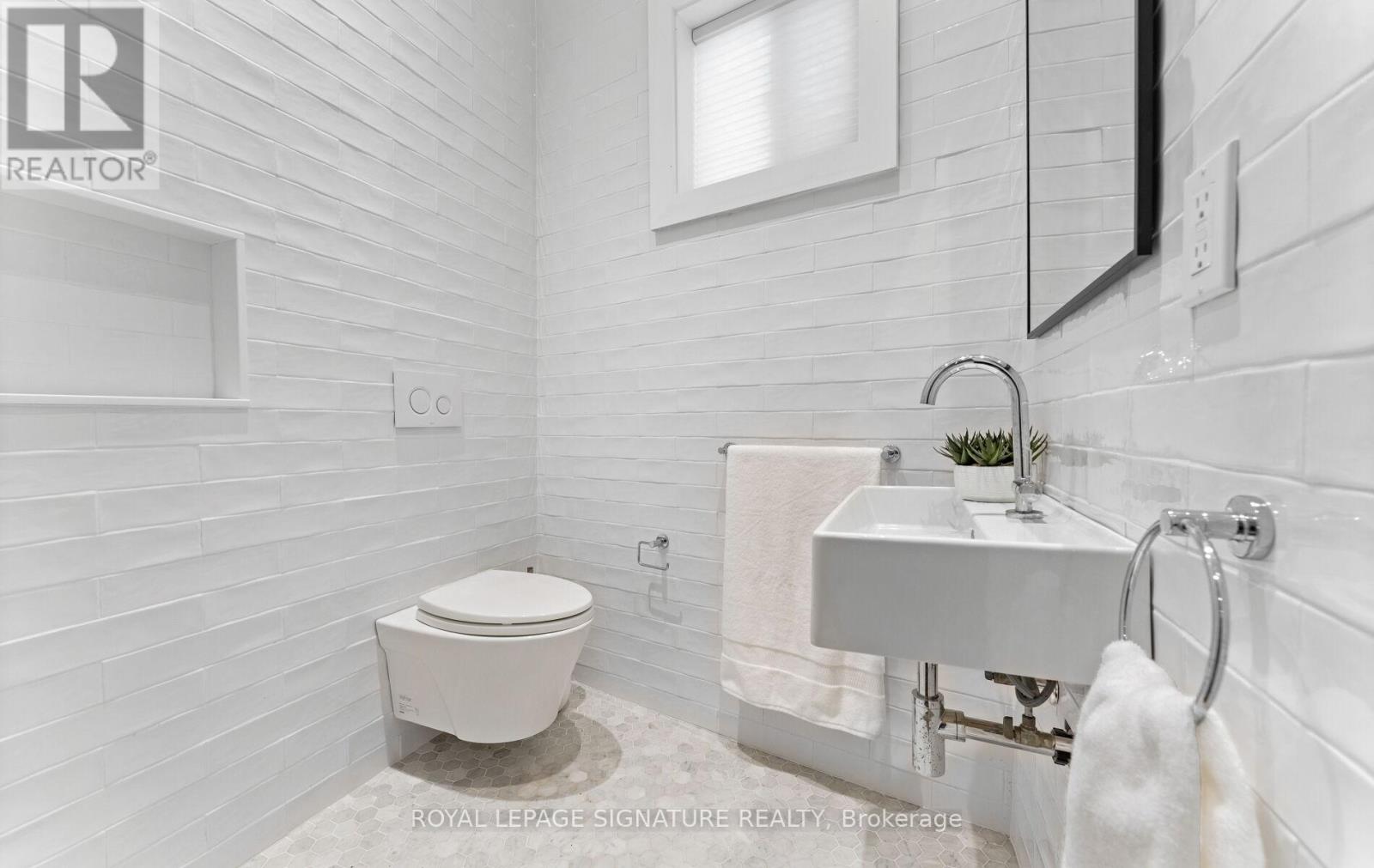 24 Mann Avenue, Toronto, Ontario  M4S 2Y3 - Photo 20 - C12442819