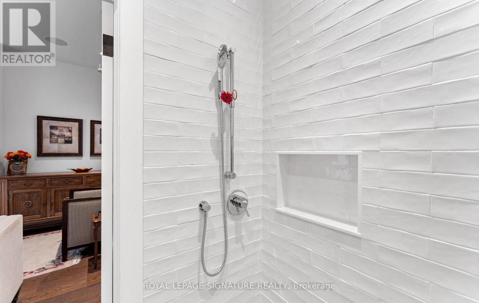 24 Mann Avenue, Toronto, Ontario  M4S 2Y3 - Photo 21 - C12442819