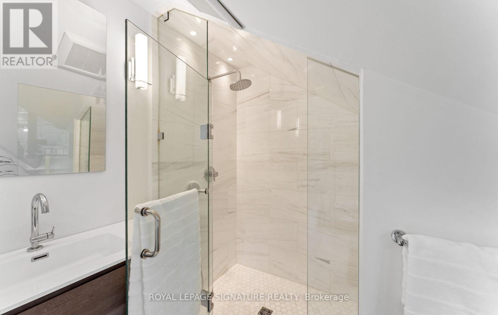 24 Mann Avenue, Toronto, Ontario  M4S 2Y3 - Photo 36 - C12442819