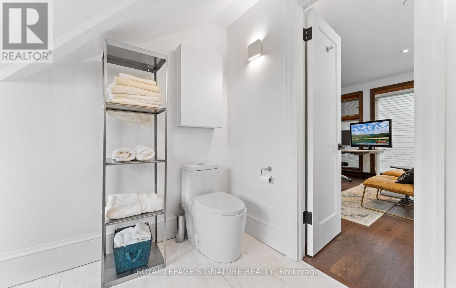 24 Mann Avenue, Toronto, Ontario  M4S 2Y3 - Photo 37 - C12442819