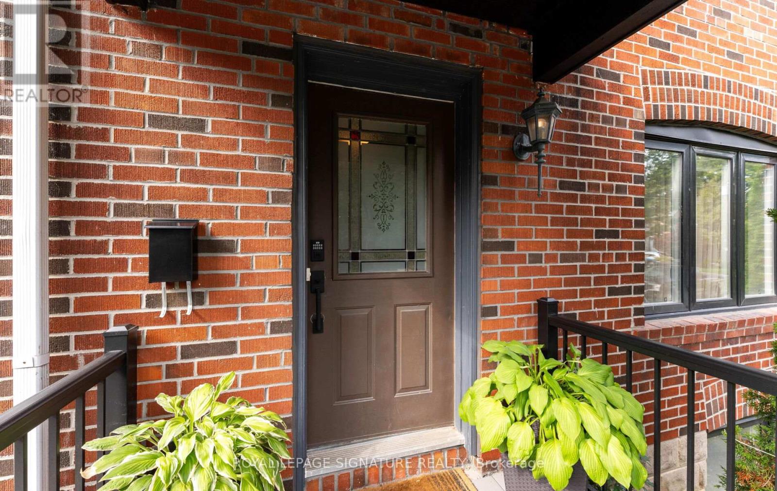 24 Mann Avenue, Toronto, Ontario  M4S 2Y3 - Photo 5 - C12442819