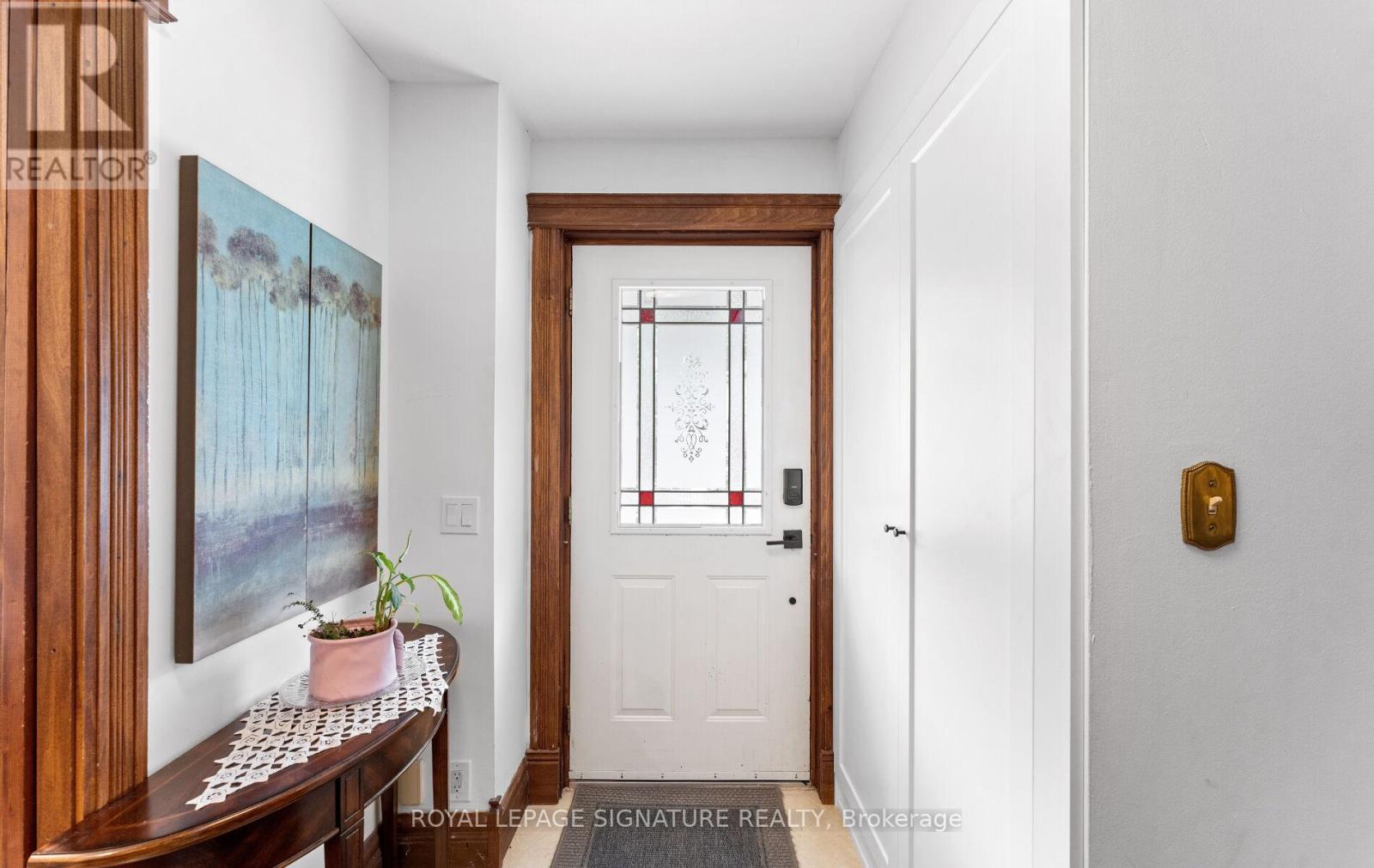 24 Mann Avenue, Toronto, Ontario  M4S 2Y3 - Photo 6 - C12442819