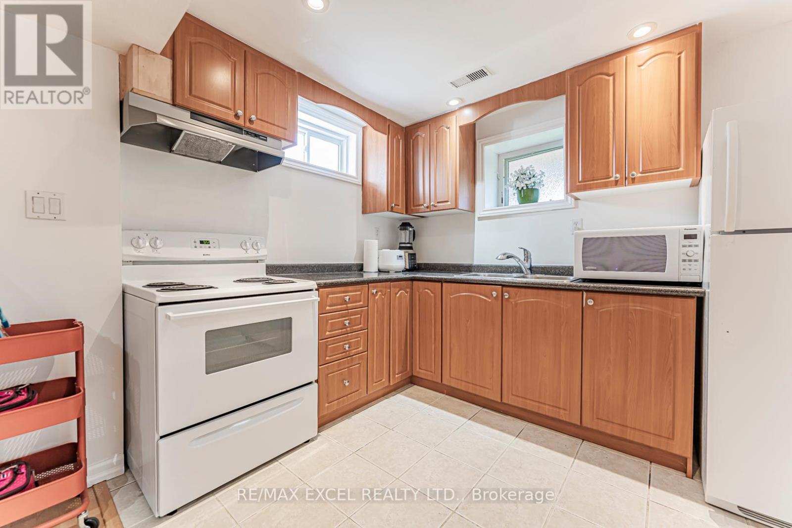 65 Falling River Drive, Richmond Hill, Ontario  L4S 2R3 - Photo 40 - N12439340