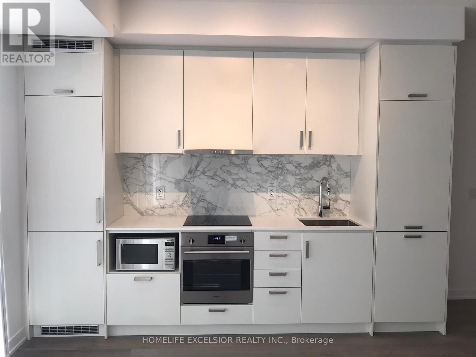 606 - 60 Honeycrisp Crescent, Vaughan, Ontario  L4K 0N5 - Photo 6 - N12446029