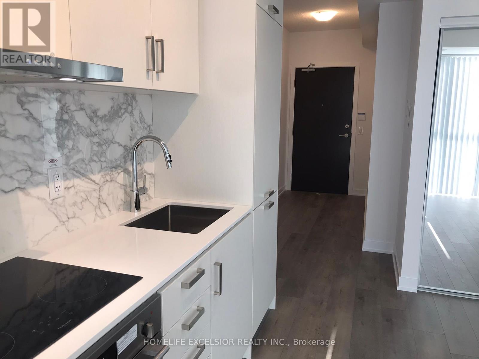 606 - 60 Honeycrisp Crescent, Vaughan, Ontario  L4K 0N5 - Photo 7 - N12446029