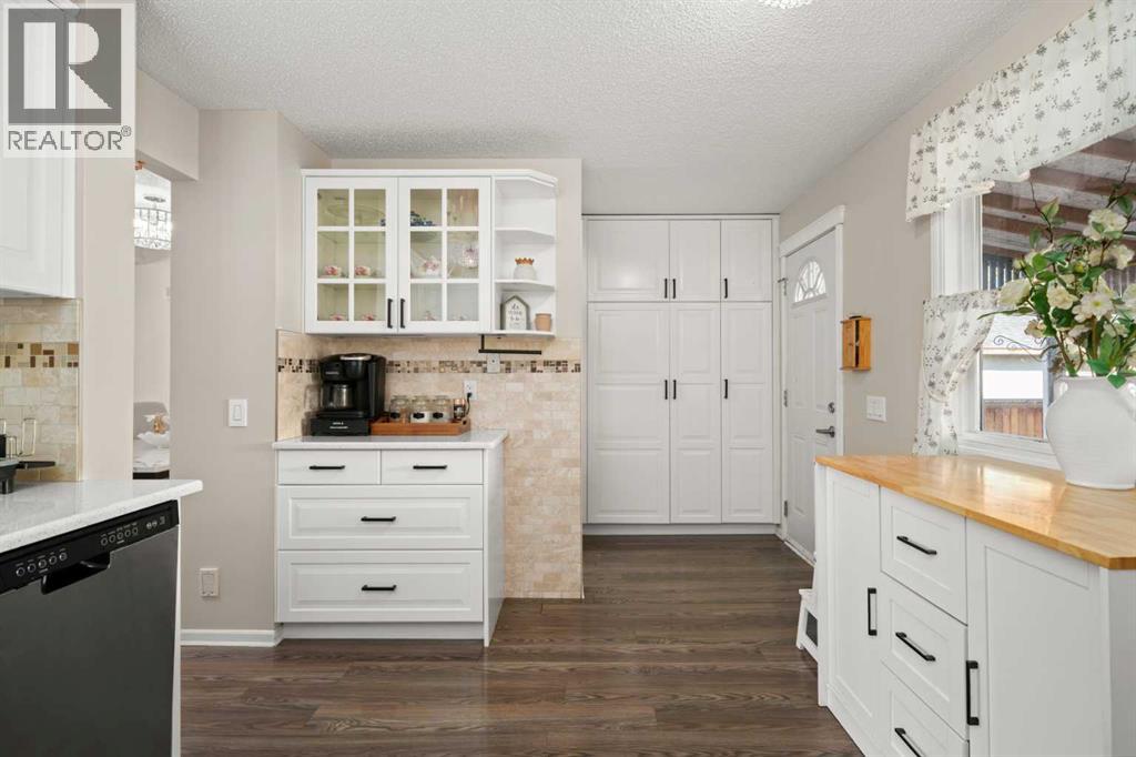 52 Applecroft Road Se, Calgary, Alberta  T2A 7J3 - Photo 4 - A2258101