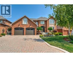 6 EMBASSY Drive, Hamilton, Ontario