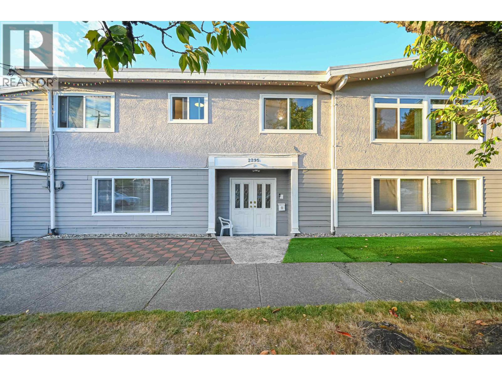 2295 E 48TH AVENUE, Vancouver, British Columbia