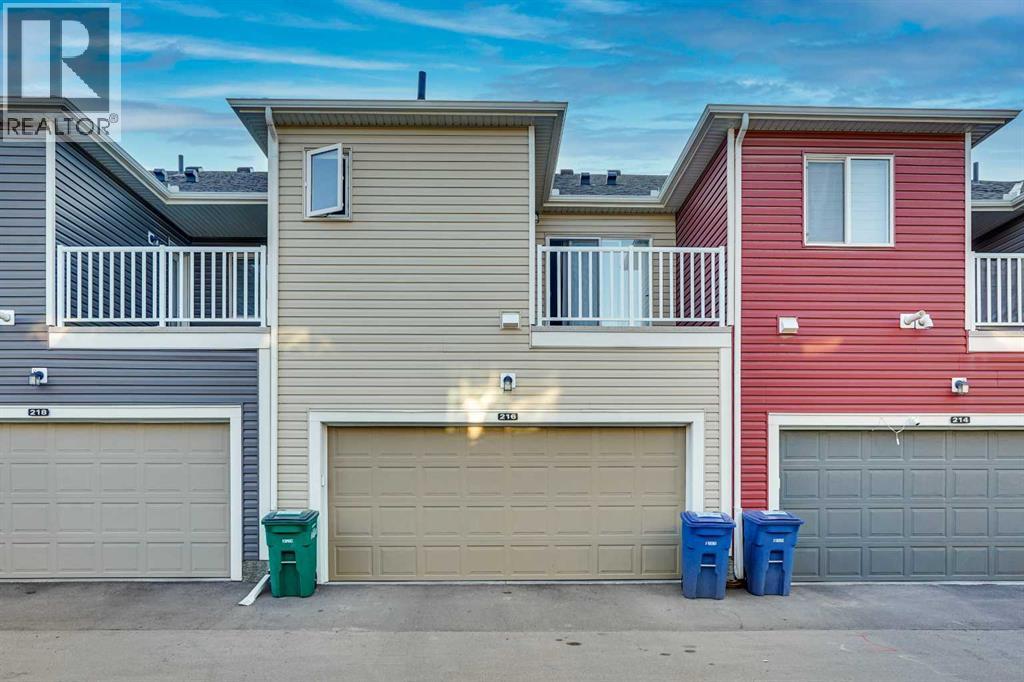 216 Windbury Lane, Airdrie, Alberta  T4B 5J5 - Photo 2 - A2254841