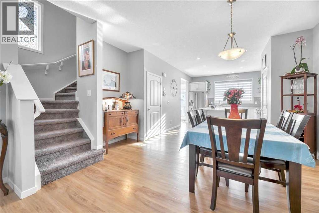 21 Juniper Street, Okotoks, Alberta  T1S 5S2 - Photo 3 - A2262237