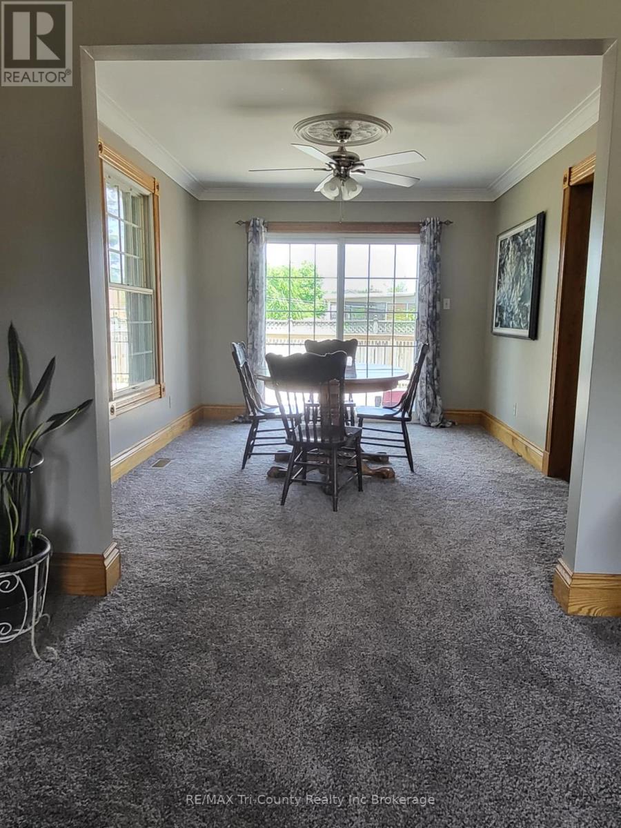 7 Glenridge Road, Tillsonburg, Ontario  N4G 4J6 - Photo 7 - X12287211