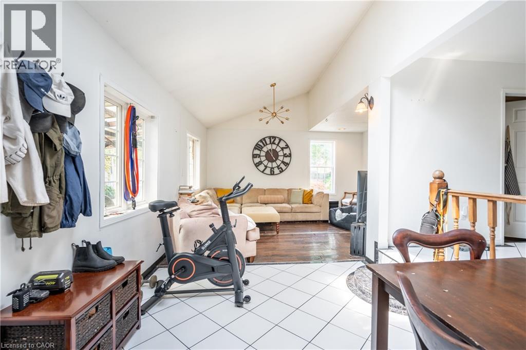 209 Gibson Avenue, Hamilton, Ontario  L8L 6K2 - Photo 4 - 40759970