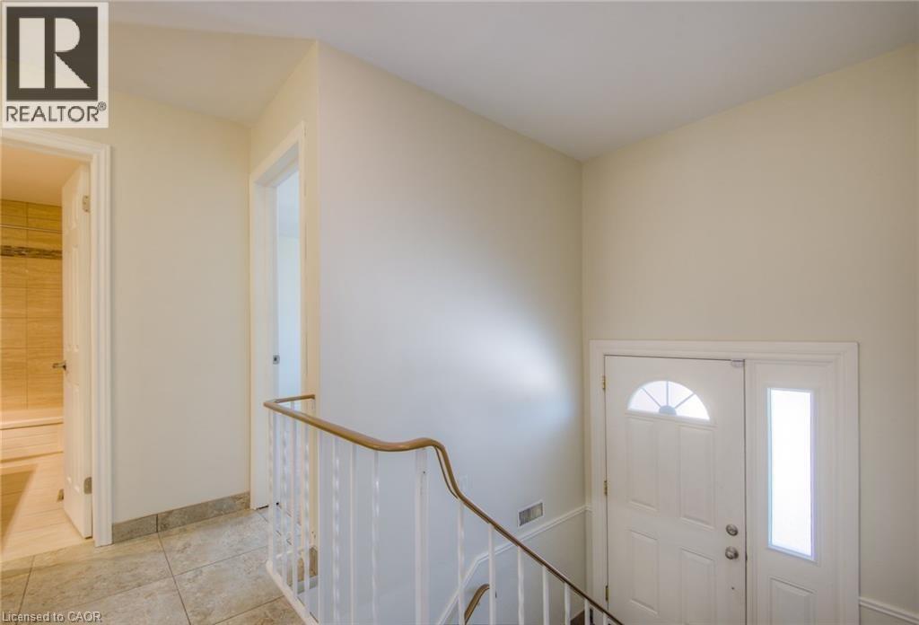 53 Amos Avenue Unit# A, Waterloo, Ontario  N2L 2W6 - Photo 3 - 40775814