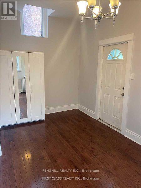 Main - 125 Maitland Street, Toronto, Ontario  M4Y 1E5 - Photo 3 - C12446036