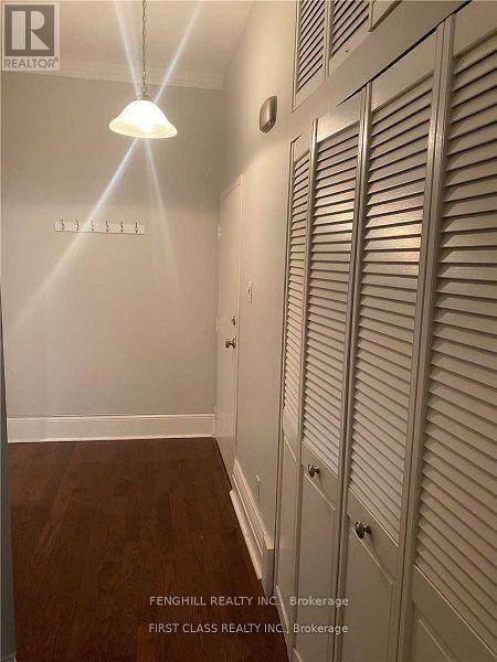 Main - 125 Maitland Street, Toronto, Ontario  M4Y 1E5 - Photo 9 - C12446036