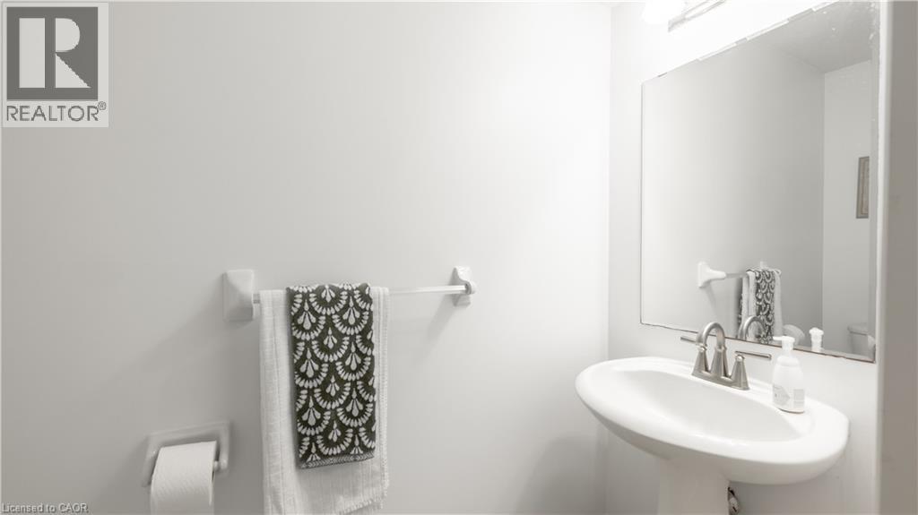 85 Bankside Drive Unit# E34, Kitchener, Ontario  N2N 3M4 - Photo 4 - 40770848