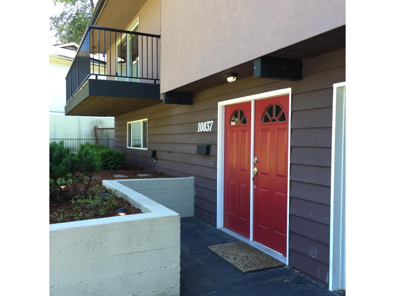 10837 145a Street, Surrey, British Columbia  V3R 3S2 - Photo 3 - R3053770