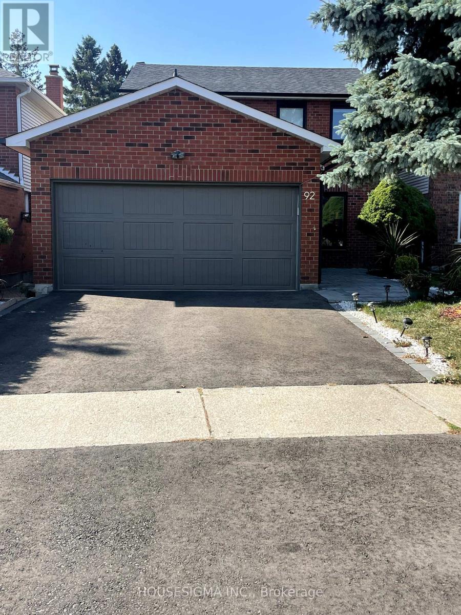 92 Floribunda Crescent, Brampton, Ontario  L6T 4S2 - Photo 3 - W12446038