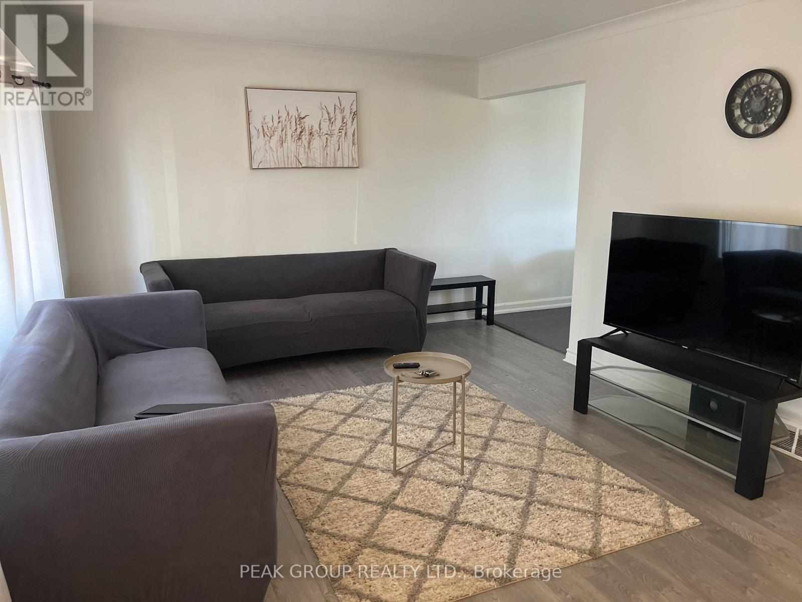 8816 Roosevelt Street, Niagara Falls, Ontario  L2G 7A2 - Photo 3 - X12446063