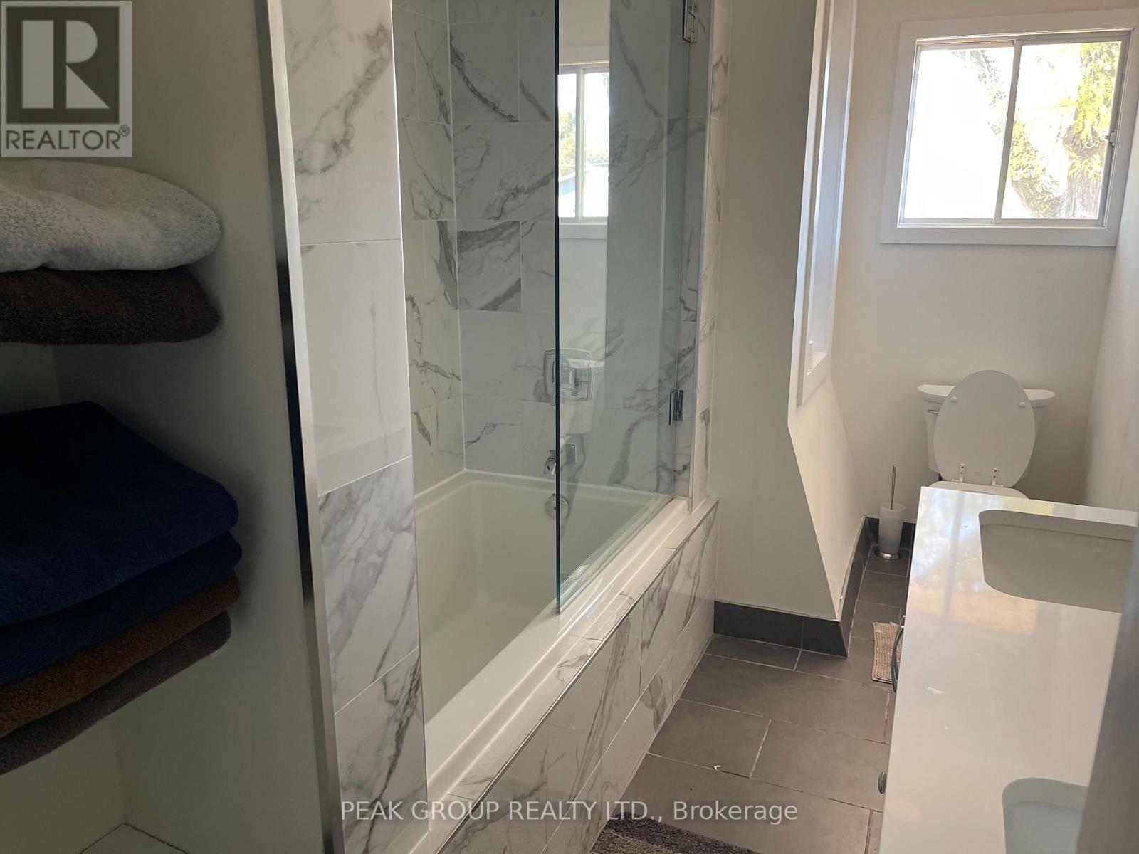 8816 Roosevelt Street, Niagara Falls, Ontario  L2G 7A2 - Photo 4 - X12446063