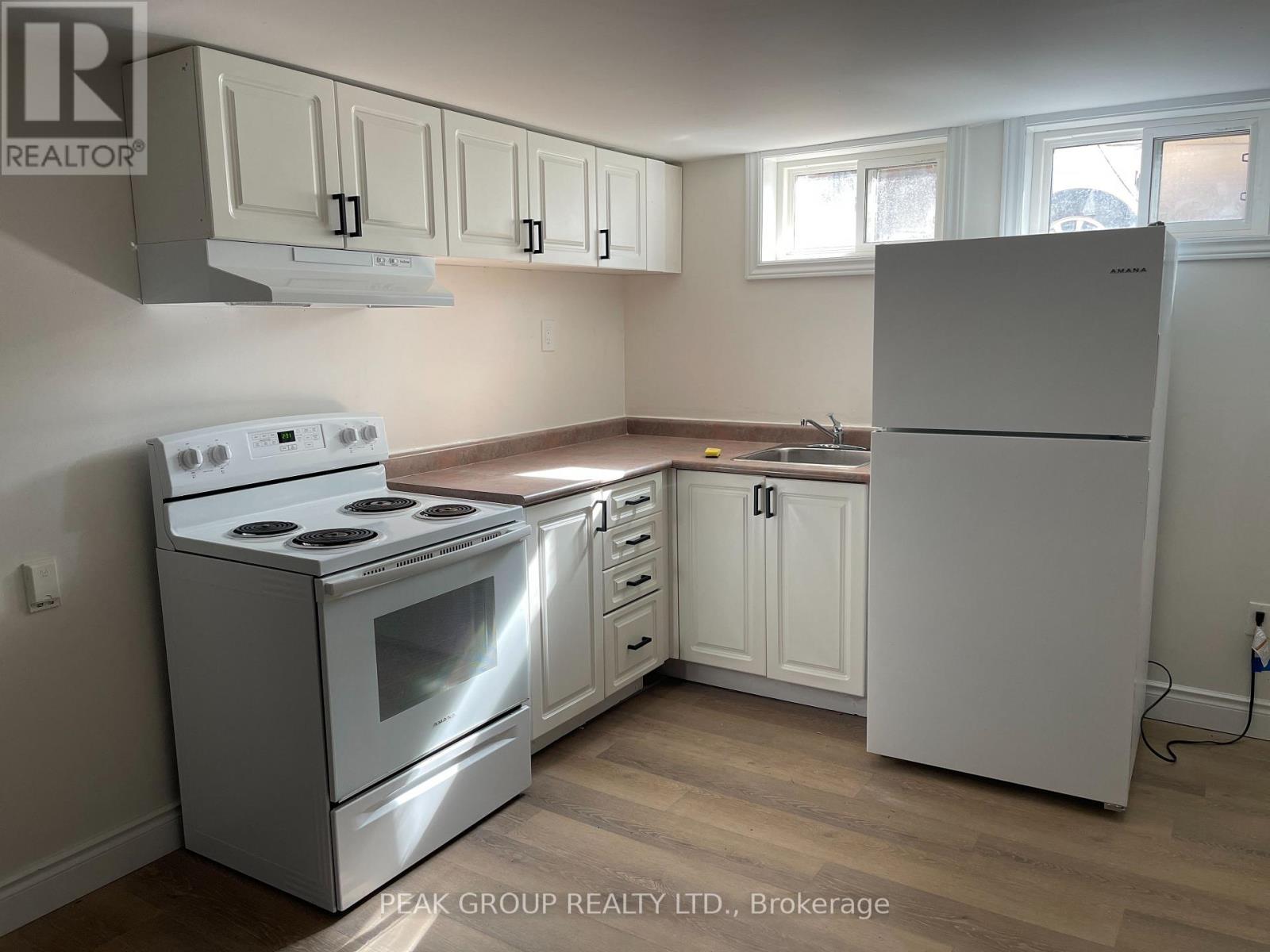 8816 Roosevelt Street, Niagara Falls, Ontario  L2G 7A2 - Photo 6 - X12446063