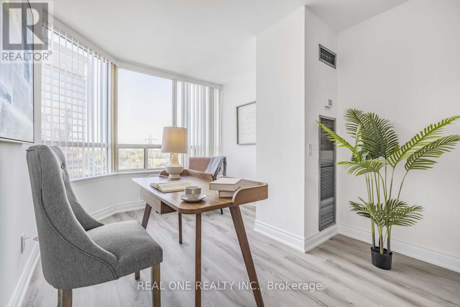 1015 - 7 Bishop Avenue, Toronto, Ontario  M2M 4J4 - Photo 12 - C12446057