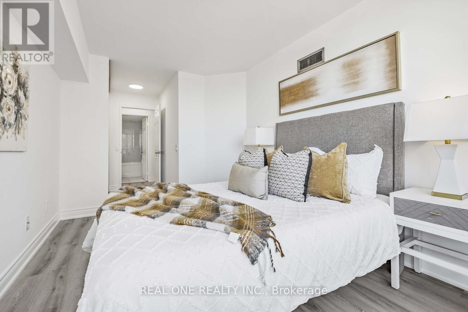 1015 - 7 Bishop Avenue, Toronto, Ontario  M2M 4J4 - Photo 17 - C12446057
