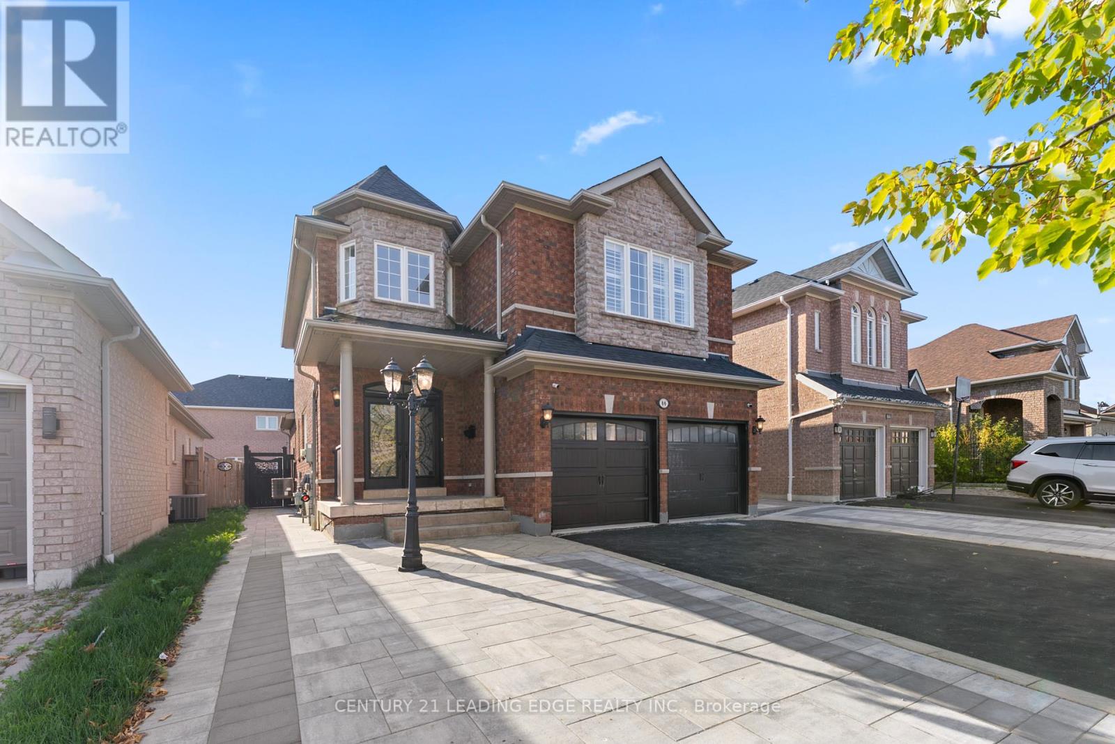 66 Chatterson Street, Whitby, Ontario  L1R 0B4 - Photo 2 - E12446070