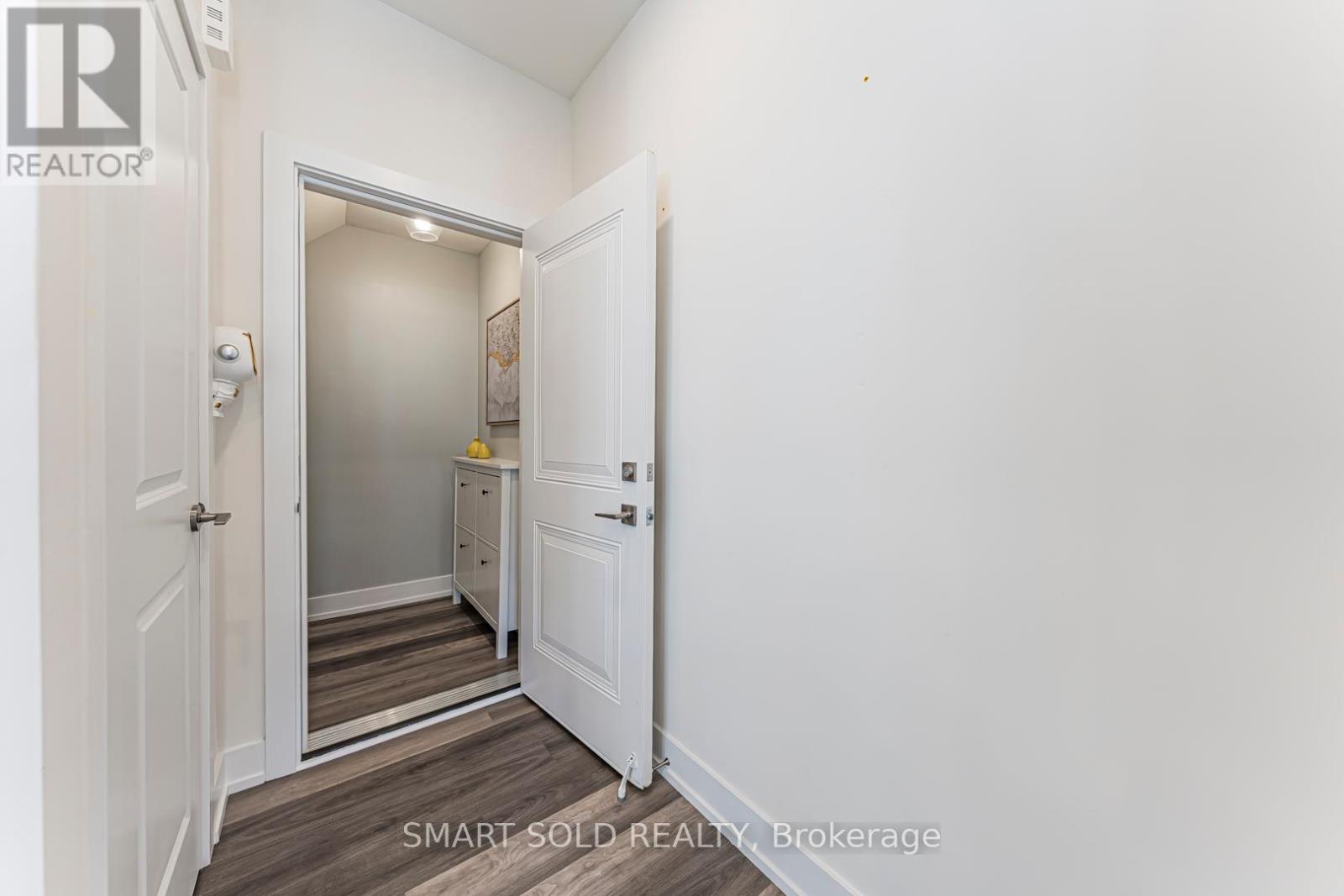 18 - 6 Sayers Lane, Richmond Hill, Ontario  L4E 1J4 - Photo 10 - N12446060