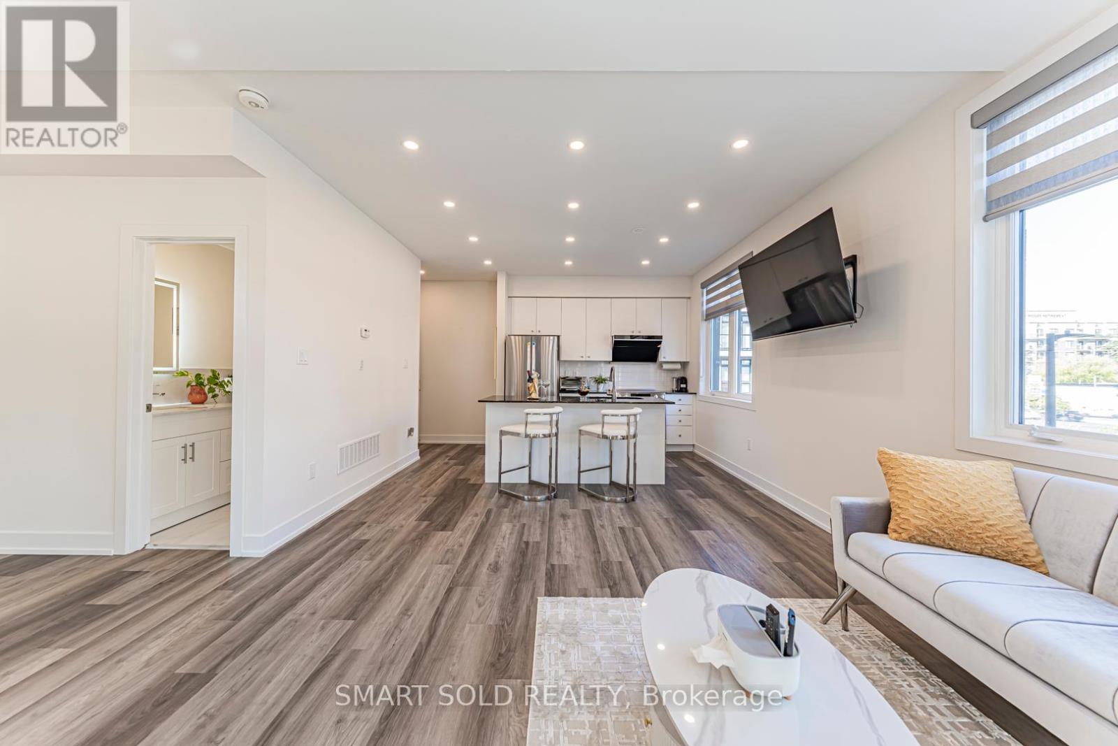 18 - 6 Sayers Lane, Richmond Hill, Ontario  L4E 1J4 - Photo 19 - N12446060