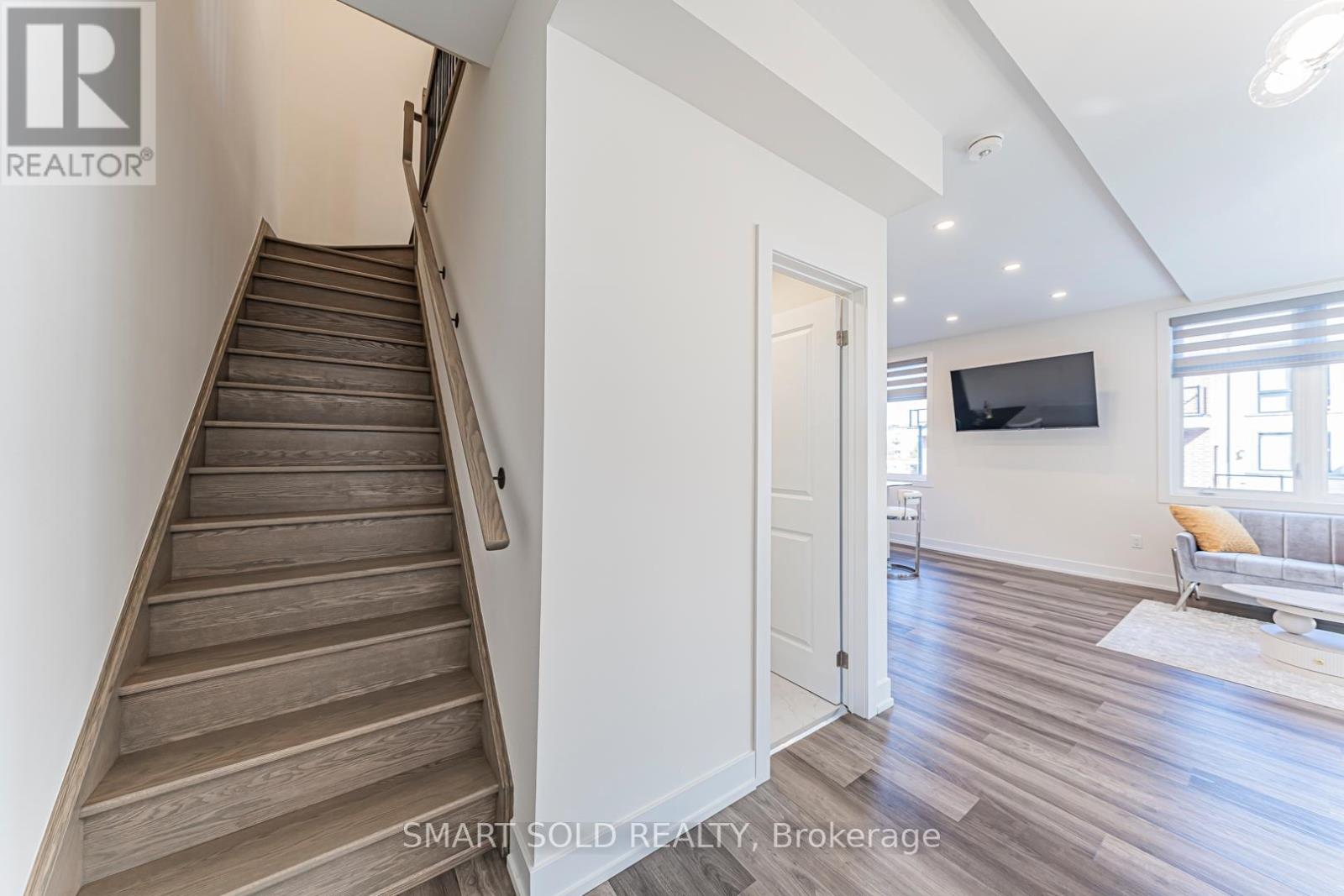 18 - 6 Sayers Lane, Richmond Hill, Ontario  L4E 1J4 - Photo 23 - N12446060