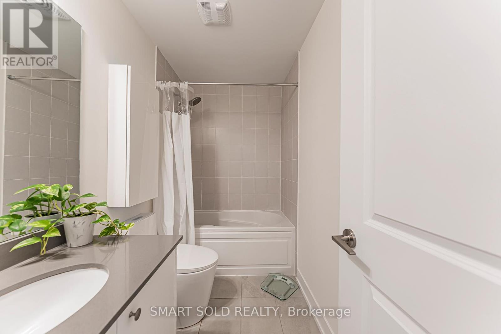 18 - 6 Sayers Lane, Richmond Hill, Ontario  L4E 1J4 - Photo 32 - N12446060